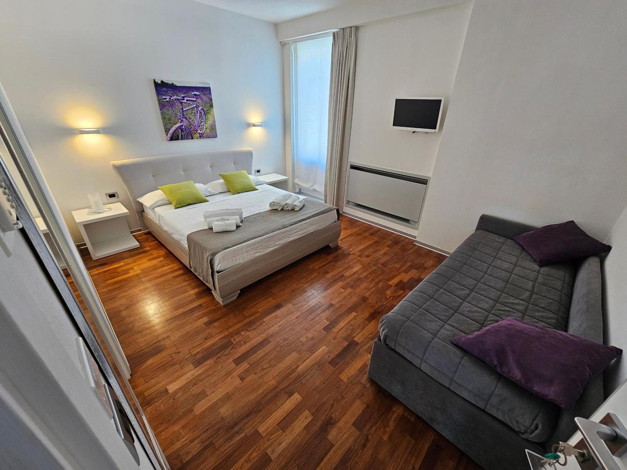 White Con Parcheggio Privato Bed & Breakfast