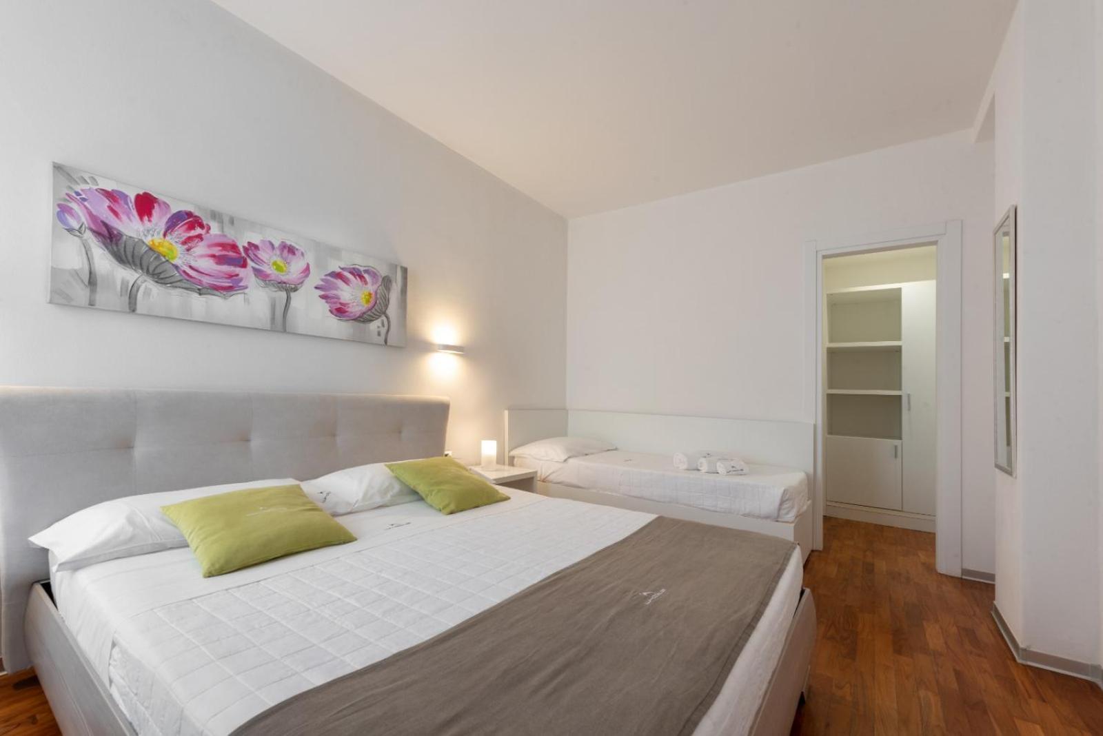 White Con Parcheggio Privato